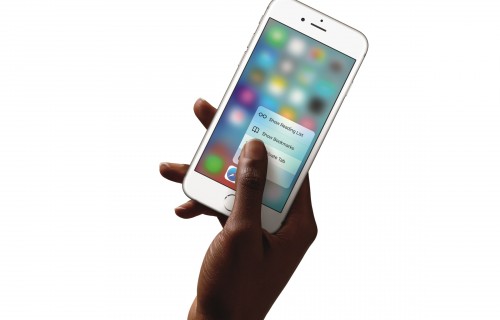 iPhone6s-Hand-SafariQuickAction-PR-PRINT
